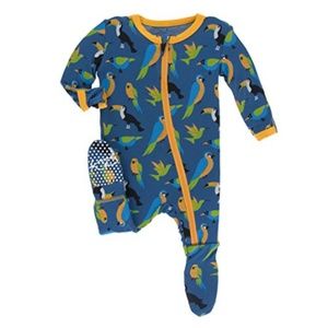 Twilight Tropical Bird Footsie